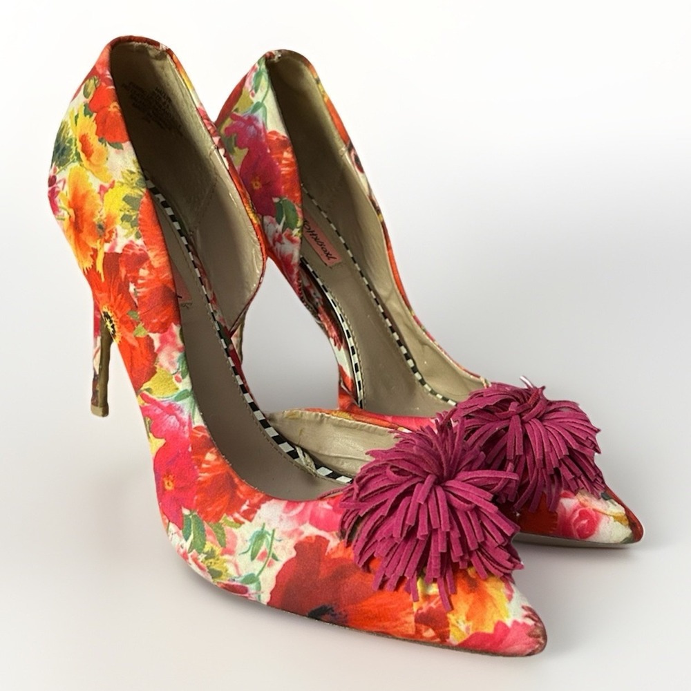 BETSEY JOHNSON Floral Colorful HARLY Pom Pointed Toe Pumps Heels Sz 8.5